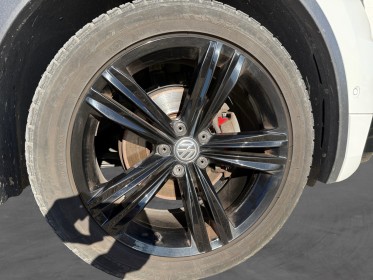 Volkswagen tiguan 2.0 tdi 150 dsg7 black r-line toit pano ouvrant sièges chauffants carplay garantie 12 mois occasion...