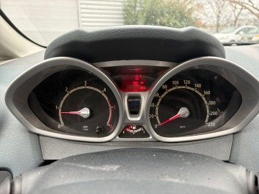 Ford fiesta 1.4 tdci 68 ambiente / distribution ok / climatisation / factures / ct ok / rÉvision ok occasion simplicicar...