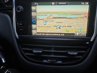 Peugeot 208 style 82ch / camera de recul / climatisation / full entretien psa / distribution ok occasion simplicicar orgeval ...