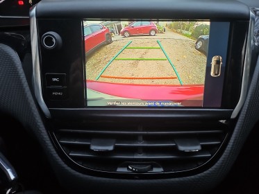 Peugeot 208 style 82ch / camera de recul / climatisation / full entretien psa / distribution ok occasion simplicicar orgeval ...