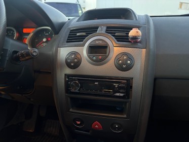 Renault megane ii coupe 2.0 16v dynamique toit ouvrant garantie 12 mois occasion simplicicar frejus  simplicicar simplicibike...