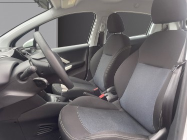 Peugeot 208 puretech 68ch bvm5 like  garantie 12 mois occasion simplicicar lyon nord simplicicar simplicibike france