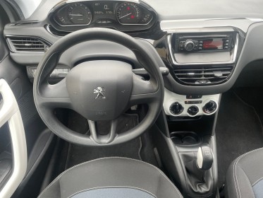 Peugeot 208 puretech 68ch bvm5 like  garantie 12 mois occasion simplicicar lyon nord simplicicar simplicibike france