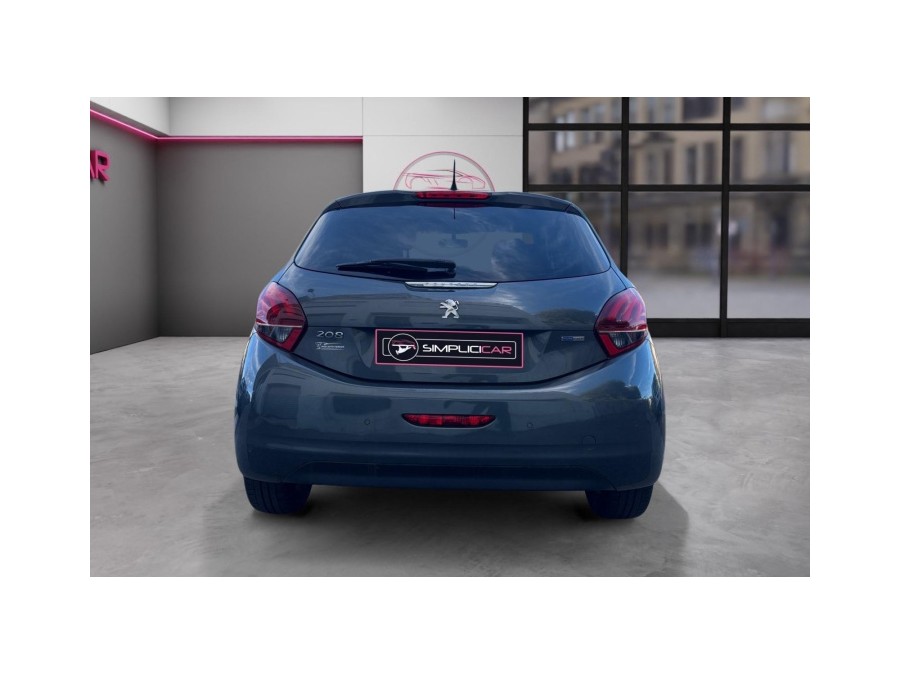 PEUGEOT d'occasion 208 1.2 PURE TECH 82 STYLE de 2016 Nice (06)﻿