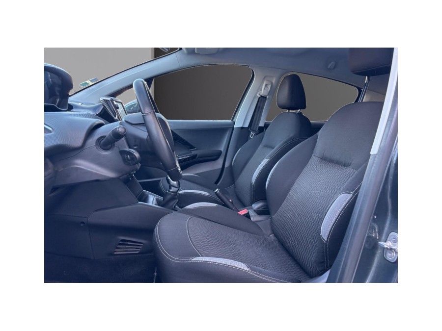 PEUGEOT d'occasion 208 1.2 PURE TECH 82 STYLE de 2016 Nice (06)﻿