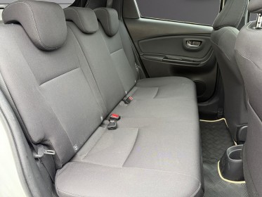 Toyota yaris hybride rc18 100h collection toit panoramique camera de recul garantie toyota 36 mois possible occasion...