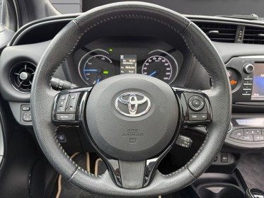 Toyota yaris hybride rc18 100h collection toit panoramique camera de recul garantie toyota 36 mois possible occasion...
