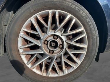 Lancia ypsilon 1.2 8v 69 ch stopstart gold occasion simplicicar rouen simplicicar simplicibike france