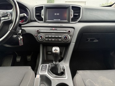 Kia sportage 1.7 crdi 115 isg 4x2 active / radars arriÈres / camÉra / carplay / garantie 12 mois occasion simplicicar salon...