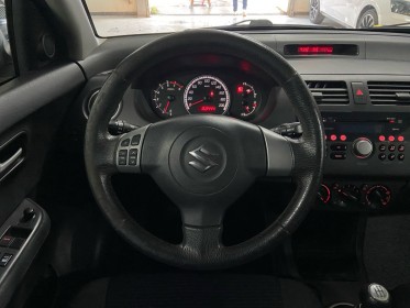 Suzuki swift ii 1.3 gl 92ch - suivi À jour - garantie 12 mois occasion simplicicar brest simplicicar simplicibike france
