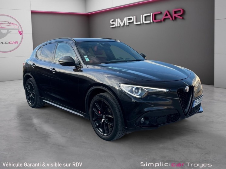 Alfa romeo stelvio turismo 2.2 210 q4 at8 toit ouvrant sièges chauffant caméra de recul garantie 12 mois occasion barberey...