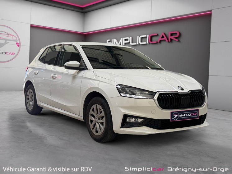 Skoda fabia 1.0 tsi 95ch bvm5 ambition 1ère main caméra de recul carplay garantie constructeur occasion simplicicar...