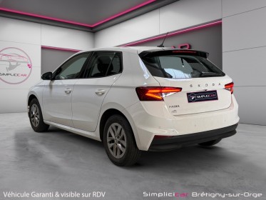 Skoda fabia 1.0 tsi 95ch bvm5 ambition 1ère main caméra de recul carplay garantie constructeur occasion simplicicar...
