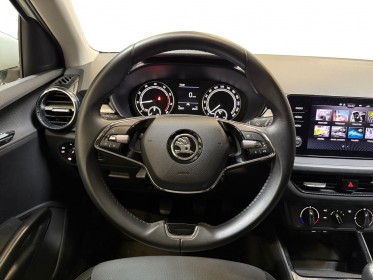 Skoda fabia 1.0 tsi 95ch bvm5 ambition 1ère main caméra de recul carplay garantie constructeur occasion simplicicar...