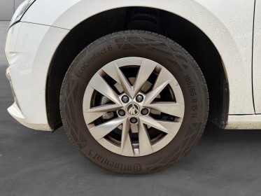 Skoda fabia 1.0 tsi 95ch bvm5 ambition 1ère main caméra de recul carplay garantie constructeur occasion simplicicar...