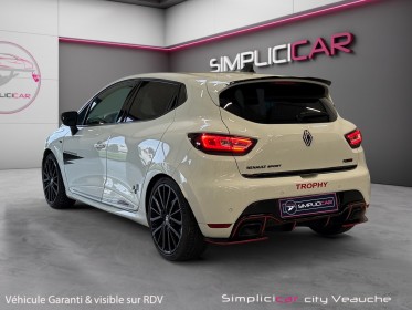 Renault clio iv 1.6 turbo 220 edc rs trophy / akrapovic / rs monitor / caméra / sièges chauffant occasion simplicicar...