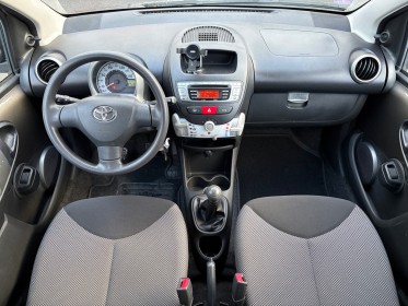 Toyota aygo mc 1.0 vvt-i dynamic 5 portes - garantie 12 mois occasion simplicicar brest simplicicar simplicibike france