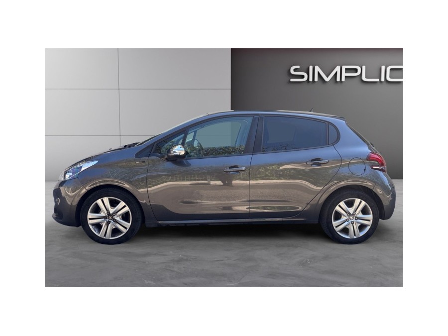 PEUGEOT d'occasion 208 AFFAIRE 1.2 PURE TECH 82 PREMIUM de 2019 Nice