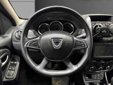Dacia duster tce 125 4x4 black touch - caméra - sièges chauffants - garantie 12 mois occasion simplicicar lyon ouest...