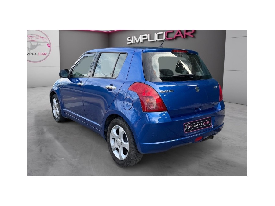 SUZUKI d'occasion SWIFT 1.3 VVT GL de 2006 Nice (06)﻿