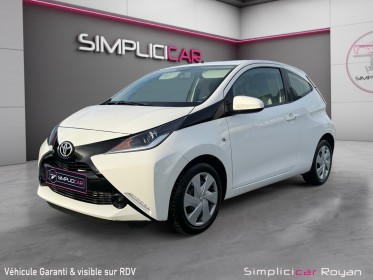 Toyota aygo 1.0 vvt-i x-shift x-play garantie 1 an/première main occasion simplicicar royan simplicicar simplicibike france