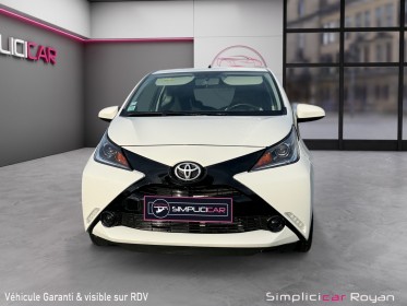 Toyota aygo 1.0 vvt-i x-shift x-play garantie 1 an/première main occasion simplicicar royan simplicicar simplicibike france