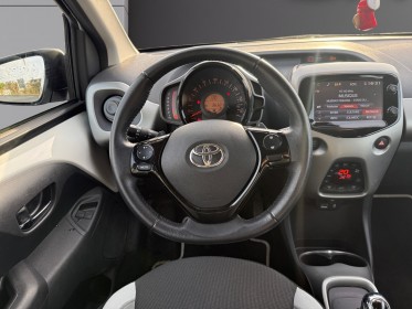 Toyota aygo 1.0 vvt-i x-shift x-play garantie 1 an/première main occasion simplicicar royan simplicicar simplicibike france