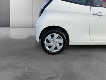 Toyota aygo 1.0 vvt-i x-shift x-play garantie 1 an/première main occasion simplicicar royan simplicicar simplicibike france