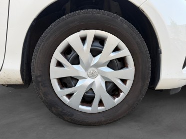 Toyota yaris pro my19 70 vvt-i france connect garantie 12mois occasion simplicicar lyon nord simplicicar simplicibike france