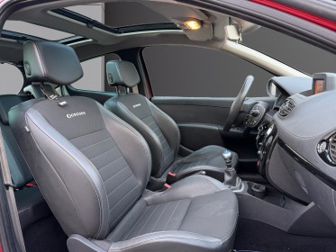 Renault clio iii dci 105 gordini  toit ouvrant / tomtom garantie 12 mois occasion simplicicar lyon nord simplicicar...