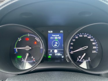 Toyota c-hr hybride my23 1.8l design lane assist clim bi zone garantie 12 mois occasion simplicicar toulouse nord simplicicar...