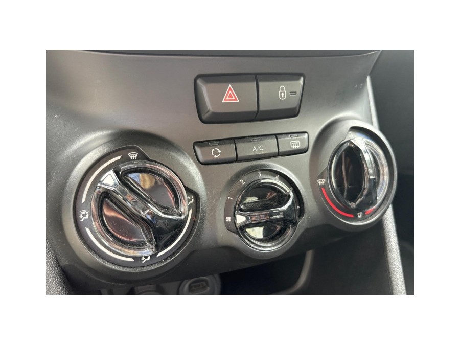 PEUGEOT d'occasion 208 1.2 VTI 82 ENVY de 2014 Nice (06)﻿