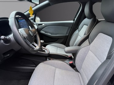 Renault clio v nouvelle tce 90 techno  grand écran ,garantie 12 mois occasion simplicicar lyon nord simplicicar simplicibike...