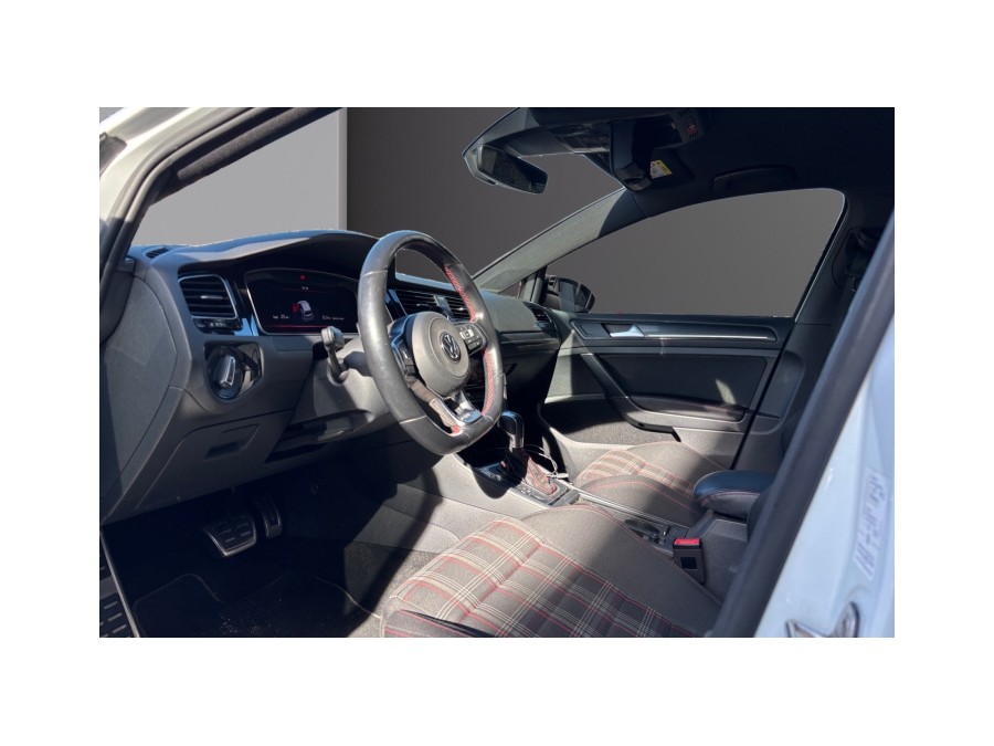 VOLKSWAGEN d'occasion GOLF GTI PIRELLI 2.0T FSI 230 DSG de 2019 Nice