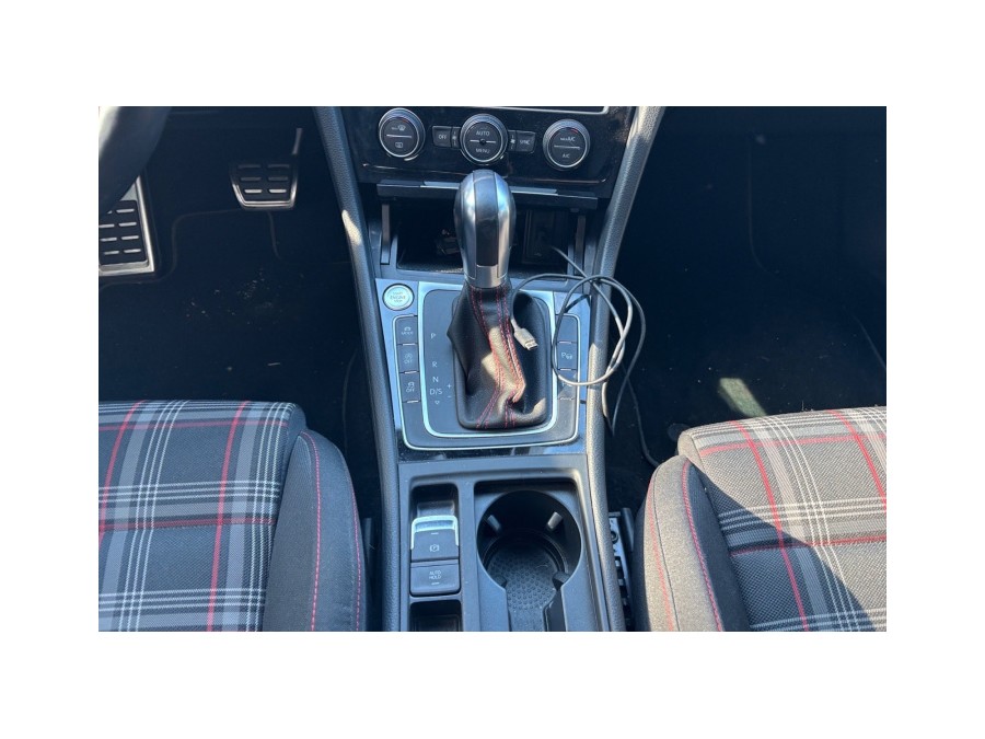 VOLKSWAGEN d'occasion GOLF GTI PIRELLI 2.0T FSI 230 DSG de 2019 Nice