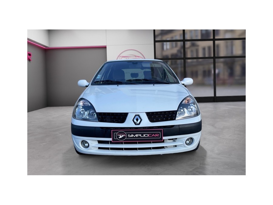 RENAULT d'occasion CLIO PRIVILEGE 1.6 16V de 2003 Nice (06)﻿