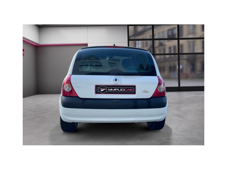 RENAULT d'occasion CLIO PRIVILEGE 1.6 16V de 2003 Nice (06)﻿