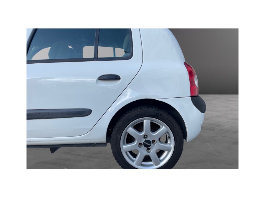 RENAULT d'occasion CLIO PRIVILEGE 1.6 16V de 2003 Nice (06)﻿