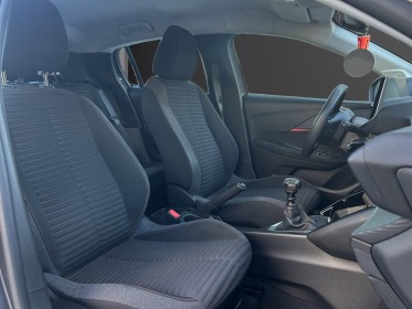 Peugeot 208 puretech 100 ss bvm6 active pack - caméra recul - régulateur  limiteur - maintien voie occasion réunion ville...