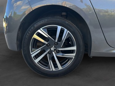 Peugeot 208 puretech 100 ss bvm6 active pack - caméra recul - régulateur  limiteur - maintien voie occasion réunion ville...