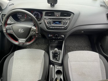 Hyundai i20 1.1 crdi 75 initia- chaine de distribution- garantie 12 mois occasion simplicicar lyon nord simplicicar...