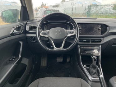 Volkswagen t-cross r-line 1.0 tsi 110 ch carplay palettes au volants virtual cockpit garantie 12 mois occasion simplicicar...