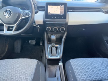 Renault clio v e-tech 140 - 21 n limited hybride boite automatique garantie 12 mois occasion simplicicar les sables-d'olonne...