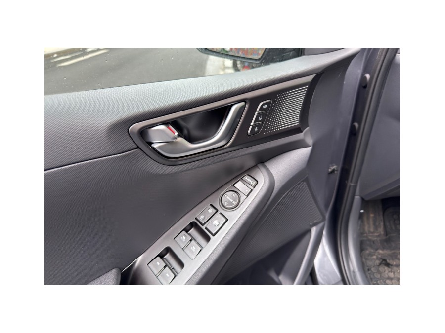 HYUNDAI d'occasion IONIQ PLUG-IN EXECUTIVE de 2019 Paris 15 (75)﻿