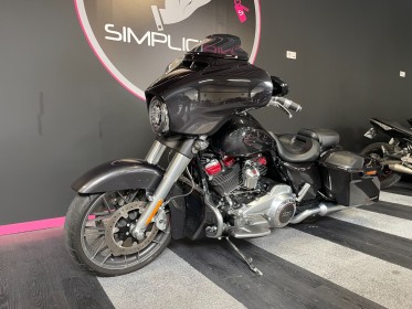Harley davidson cvo street glide 1923 cvo occasion parc moto simplicicar lyon ouest simplicicar simplicibike france