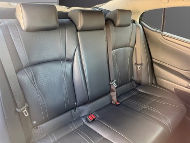 Lexus es300h finition luxe – toit ouvrant – sièges électriques chauffants et ventilés – carplay – garantie......