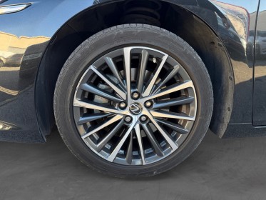 Lexus es300h finition luxe – toit ouvrant – sièges électriques chauffants et ventilés – carplay – garantie......