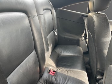 Audi tt coupe 1.8t  sièges chauffants et volant chauffant occasion simplicicar la fleche simplicicar simplicibike france