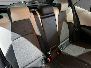 Toyota corolla hybride 122h collection affichage tête haute carplay clim auto gps occasion simplicicar magny-en-vexin...