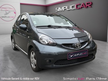 Toyota aygo 1.0 vvt-i les bleus m-mt / bluetooth / radar de recul occasion paris 17ème (75)(porte maillot) simplicicar...